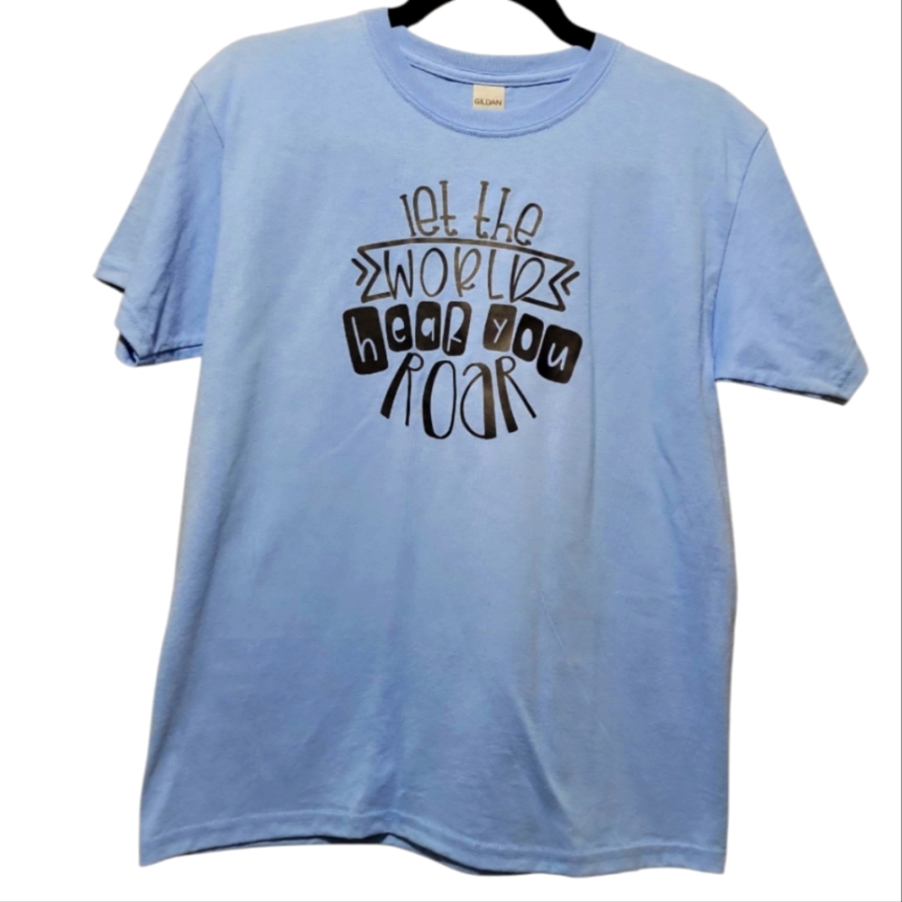 Gildan Light Blue Short Sleeve Tee with Graphic Design Youth X-Large